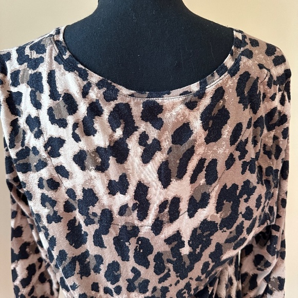 *JM COLLECTION* Brown x Tan Cheetah Print Long Sleeve Shirt Size Small - Picture 3 of 7